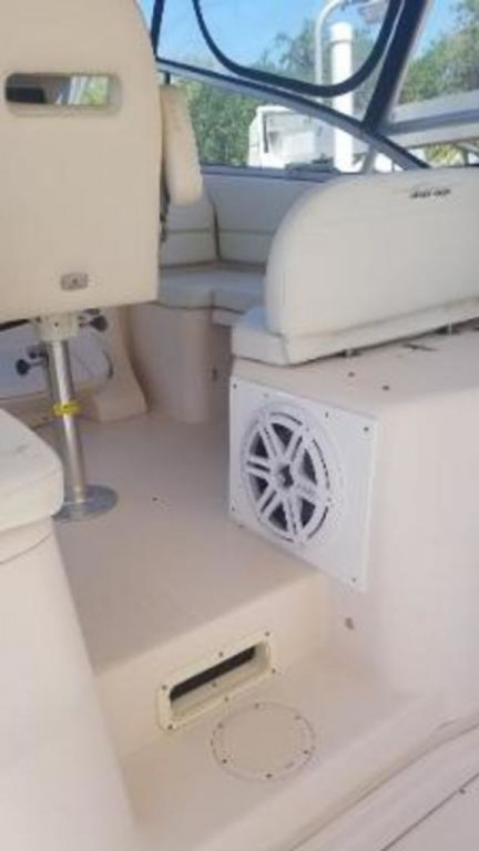 Grady White 330 Express