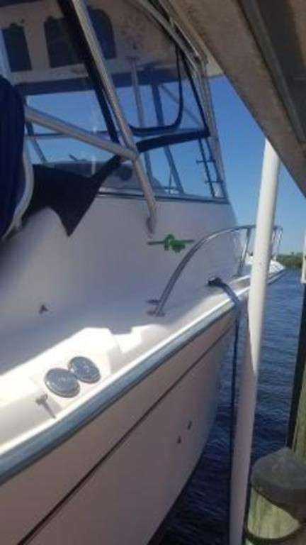 Grady White 330 Express