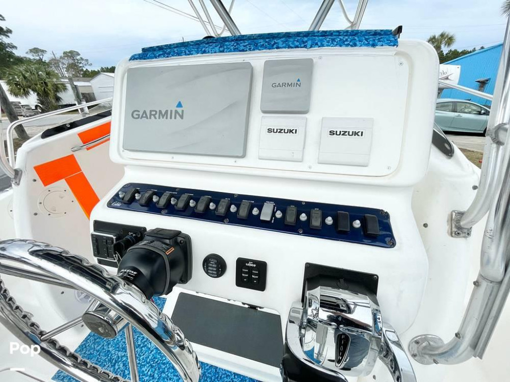 Cobia 312 Sport Cabin