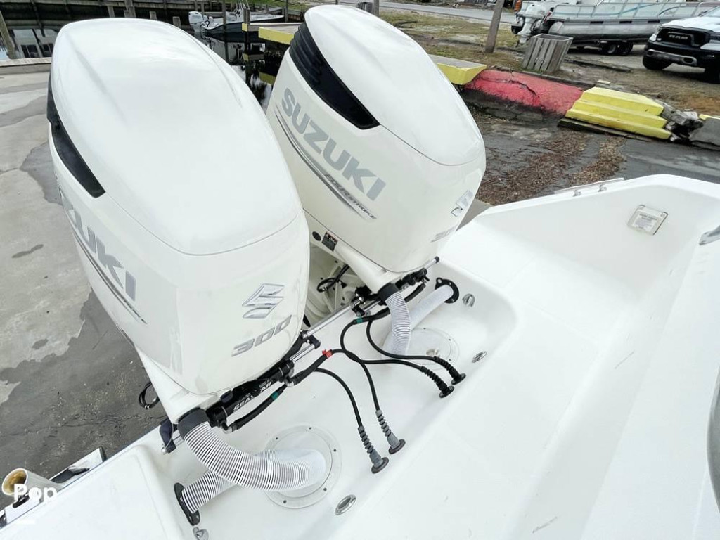 Cobia 312 Sport Cabin