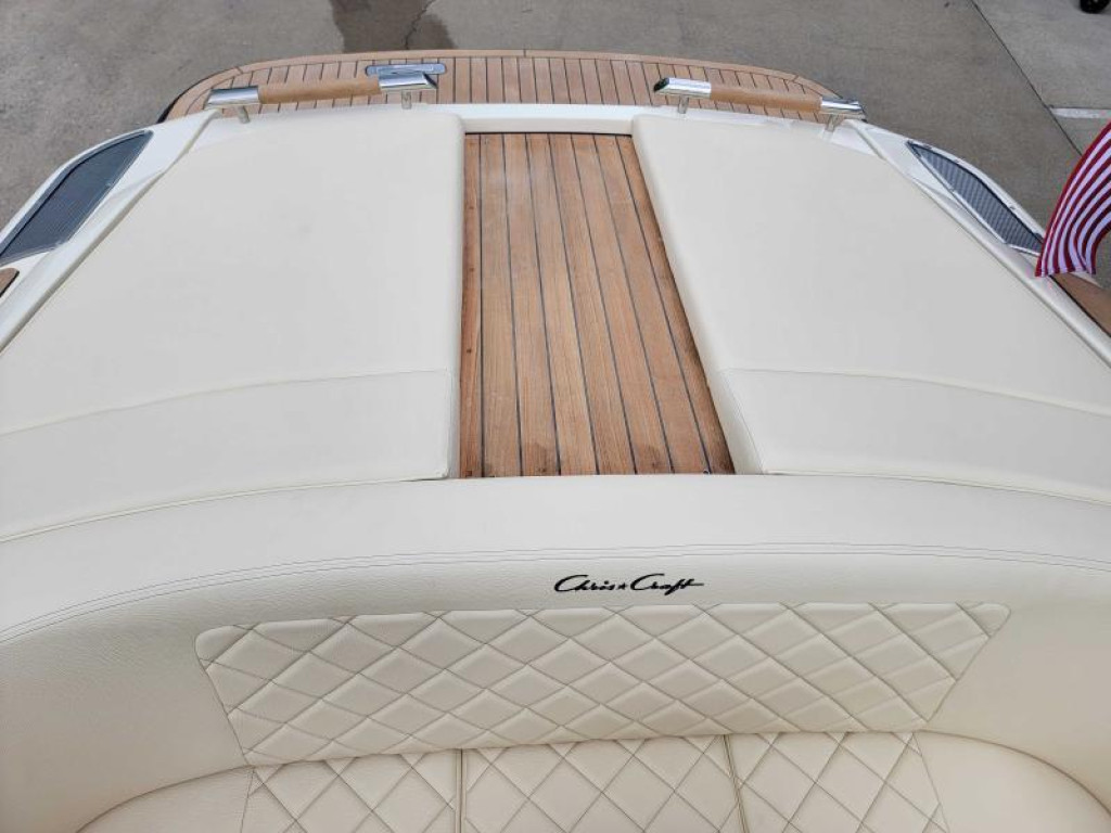 Chris-Craft Launch Series