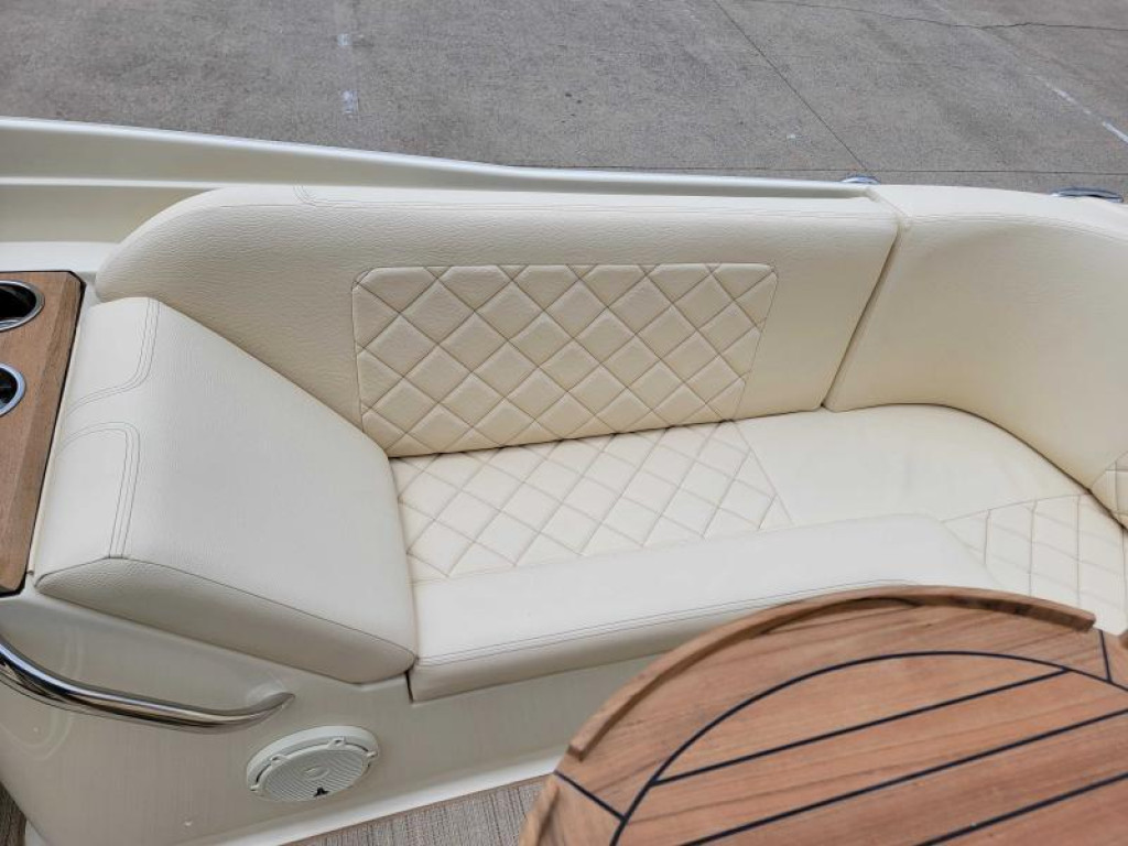 Chris-Craft Launch Series