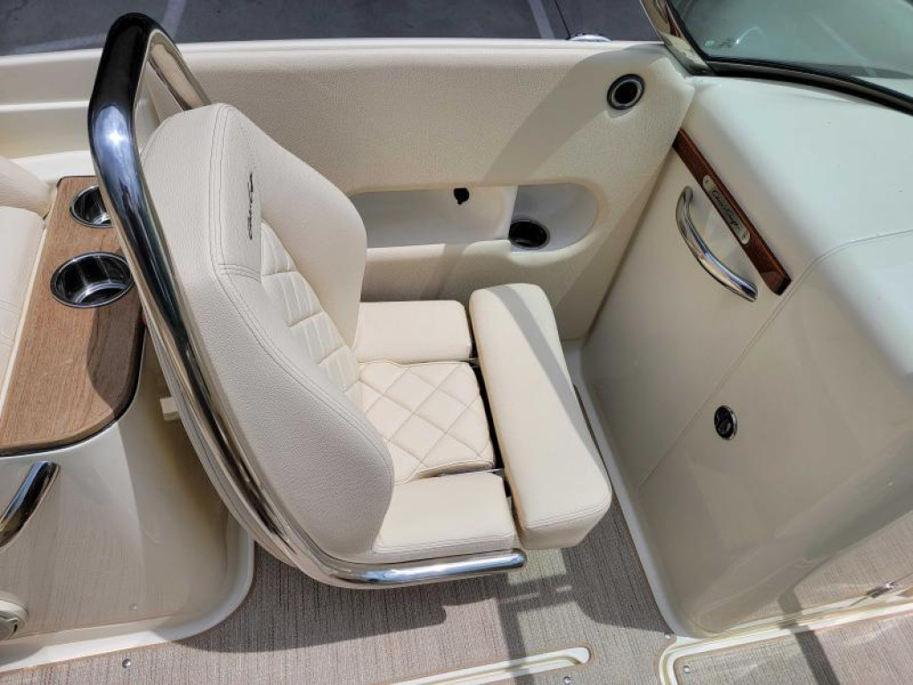 Chris-Craft Launch Series