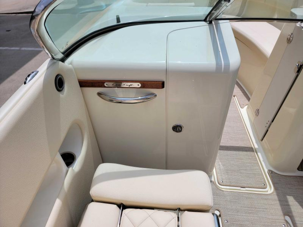 Chris-Craft Launch Series