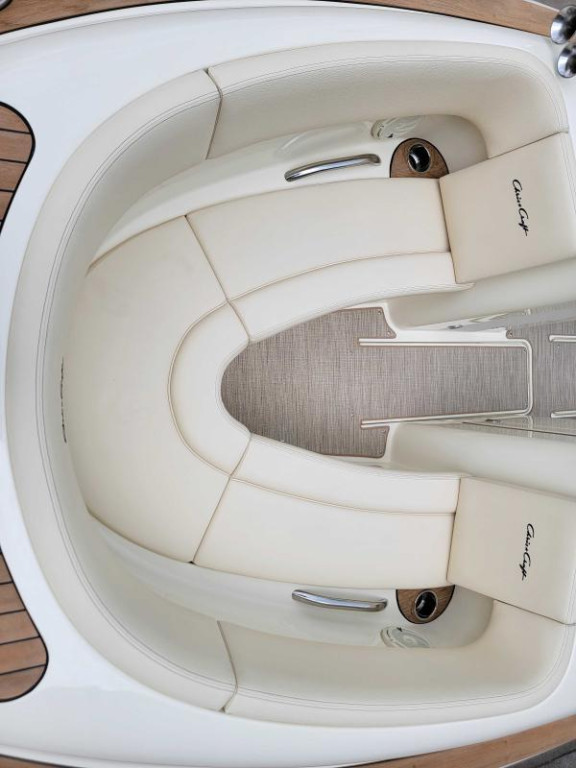 Chris-Craft Launch Series