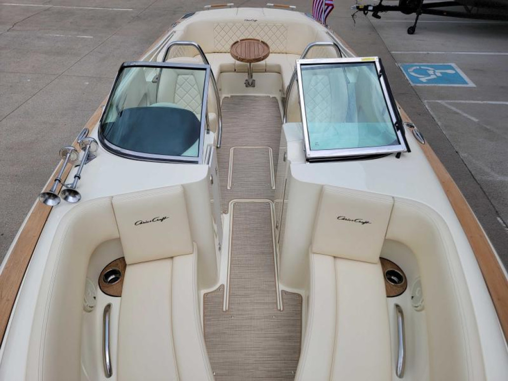 Chris-Craft Launch Series