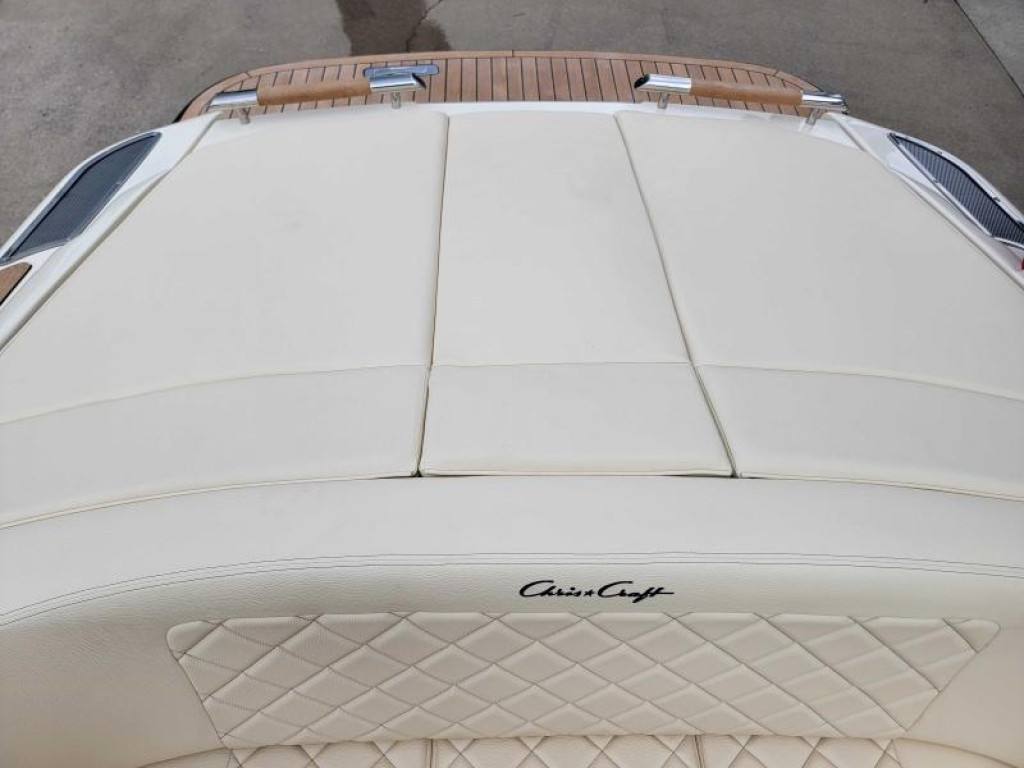 Chris-Craft Launch Series