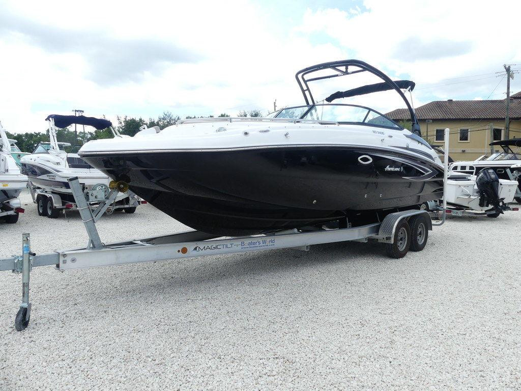 Hurricane SunDeck 2400 OB