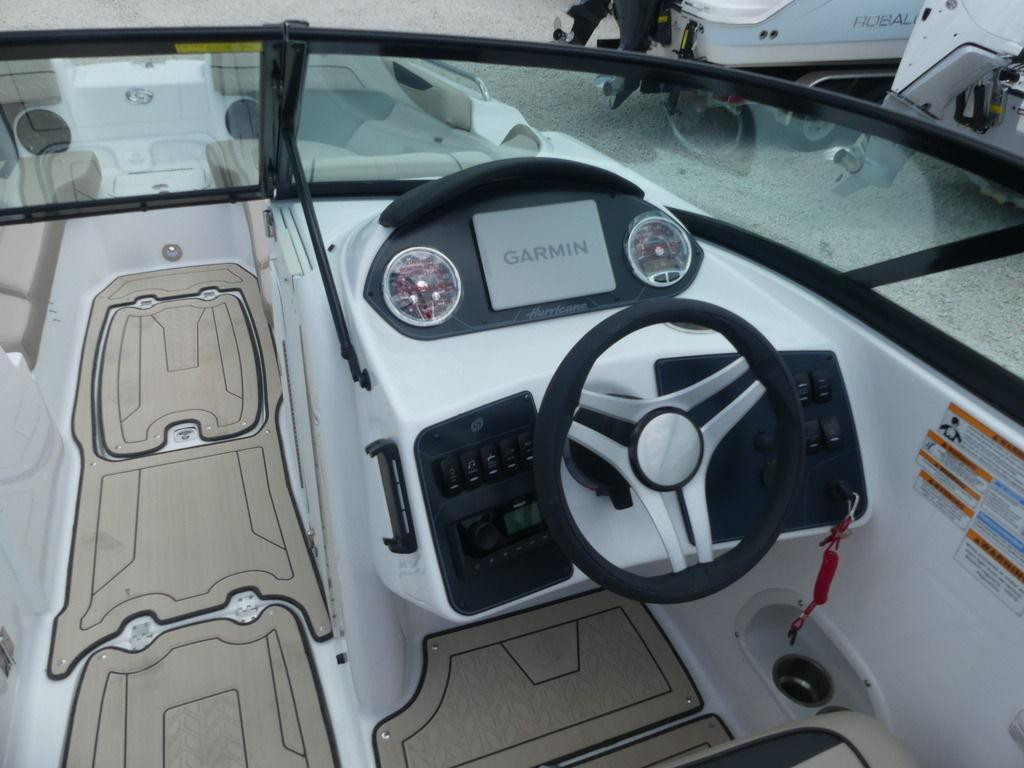 Hurricane SunDeck 2400 OB