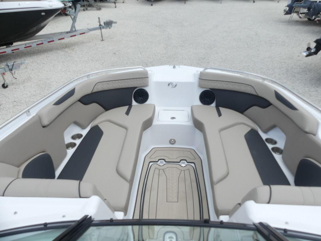 Hurricane SunDeck 2400 OB