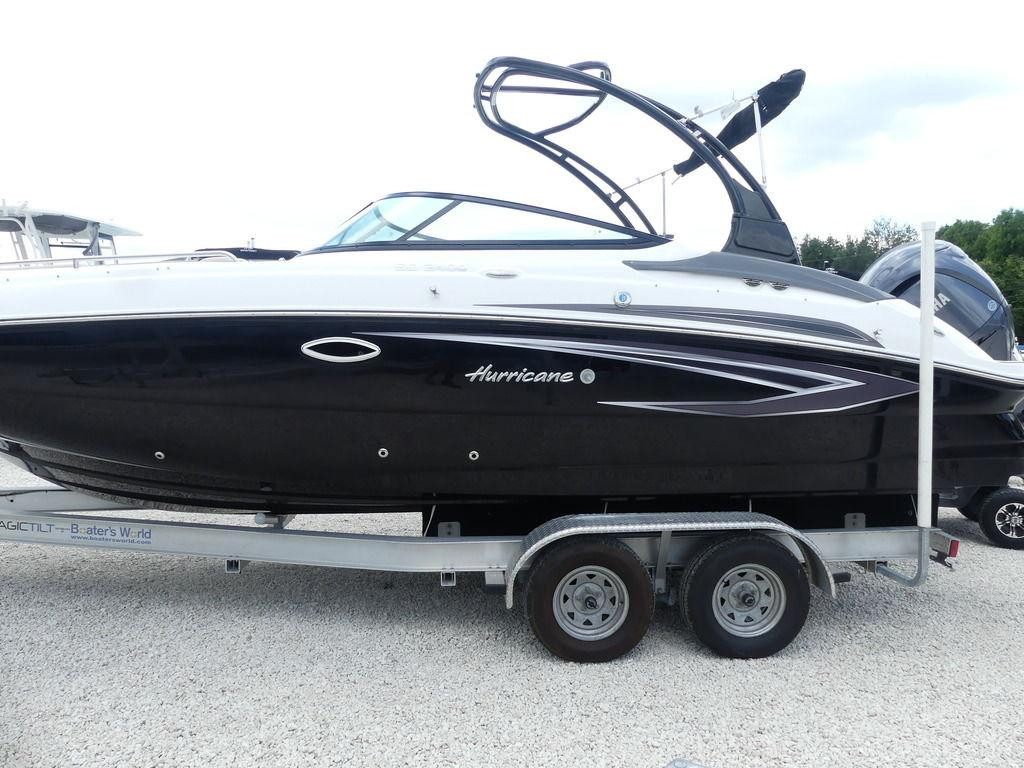 Hurricane SunDeck 2400 OB