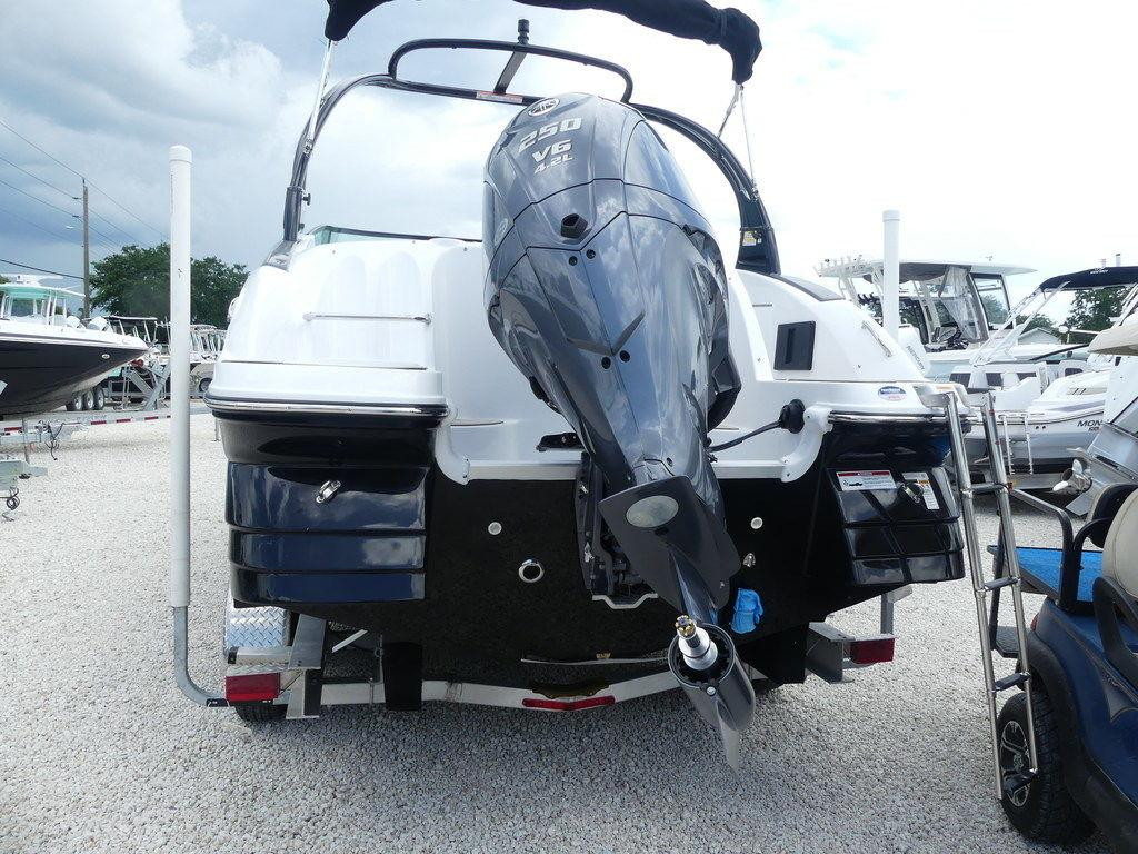 Hurricane SunDeck 2400 OB