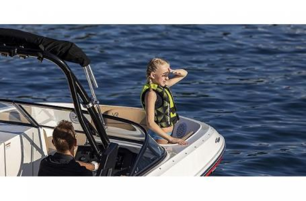 Bayliner VR6 Bowrider