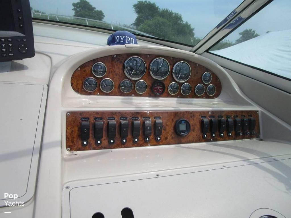 Regal 402 Commodore