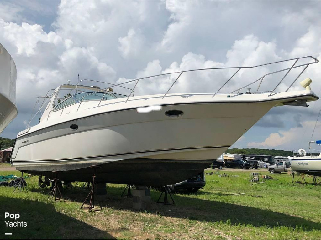 Regal 402 Commodore