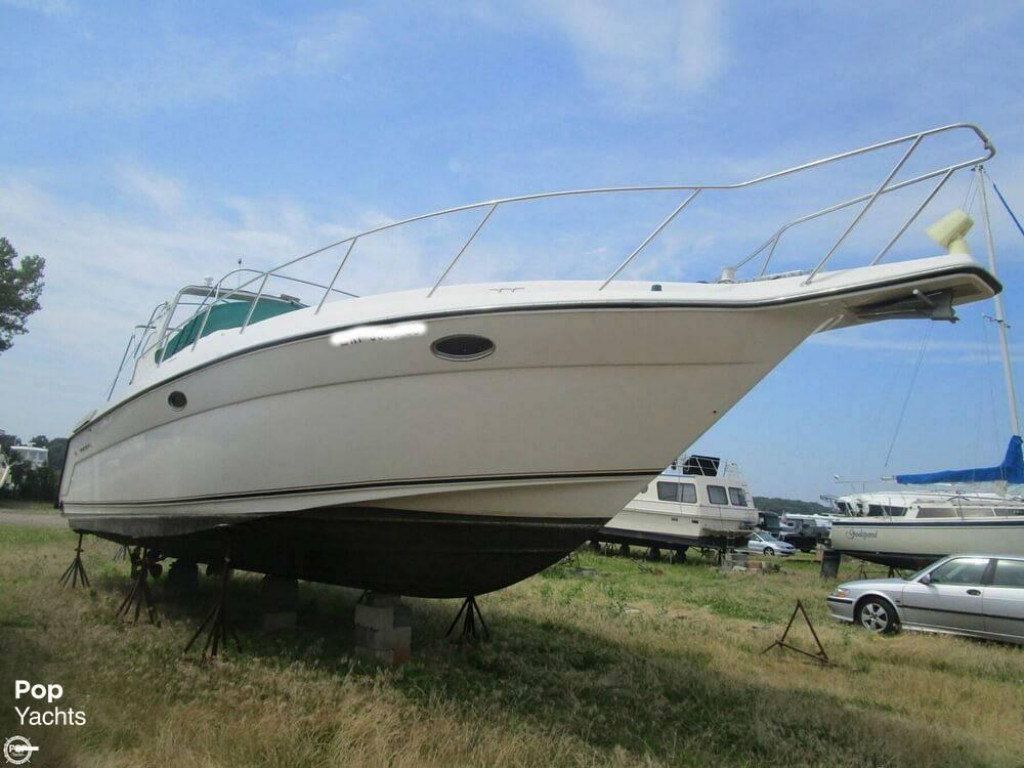 Regal 402 Commodore
