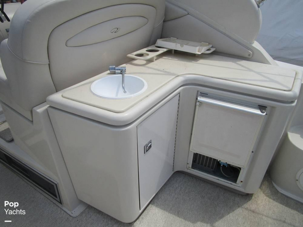 Regal 402 Commodore
