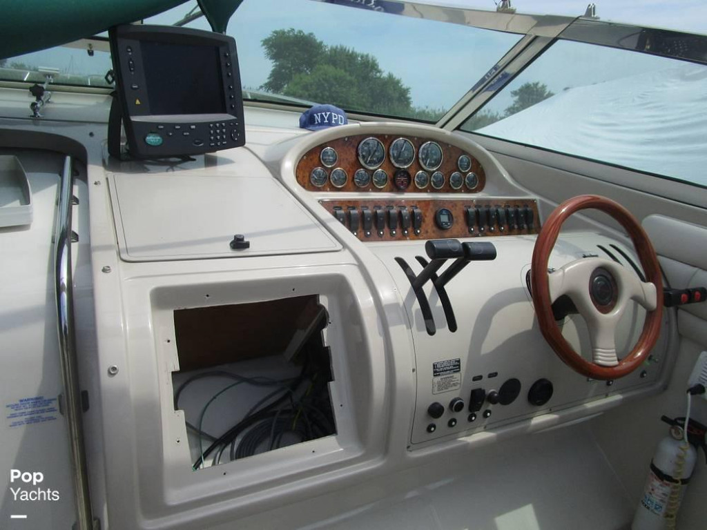 Regal 402 Commodore