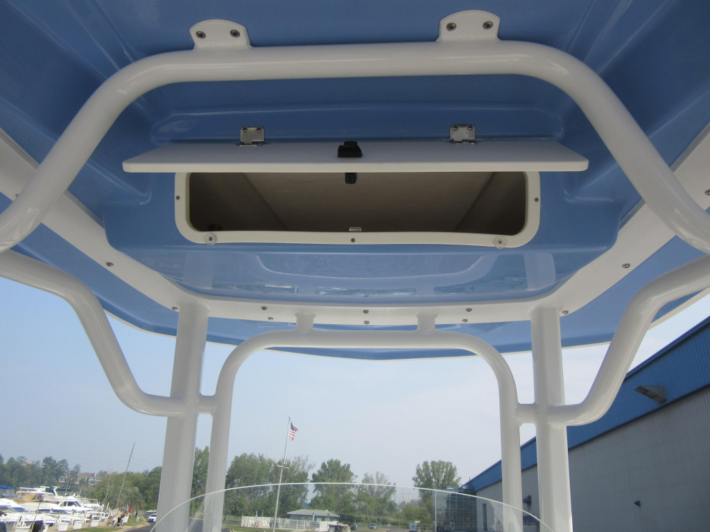 Robalo R230 Center Console