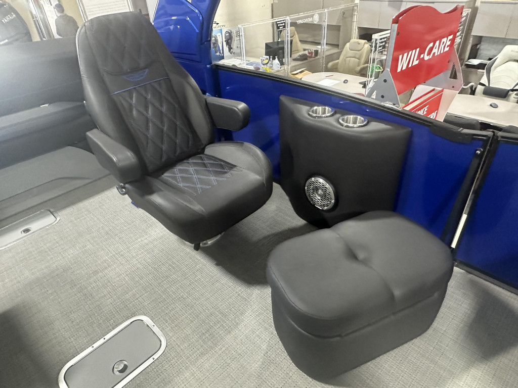 Bennington 25 QSBA Tri Toon