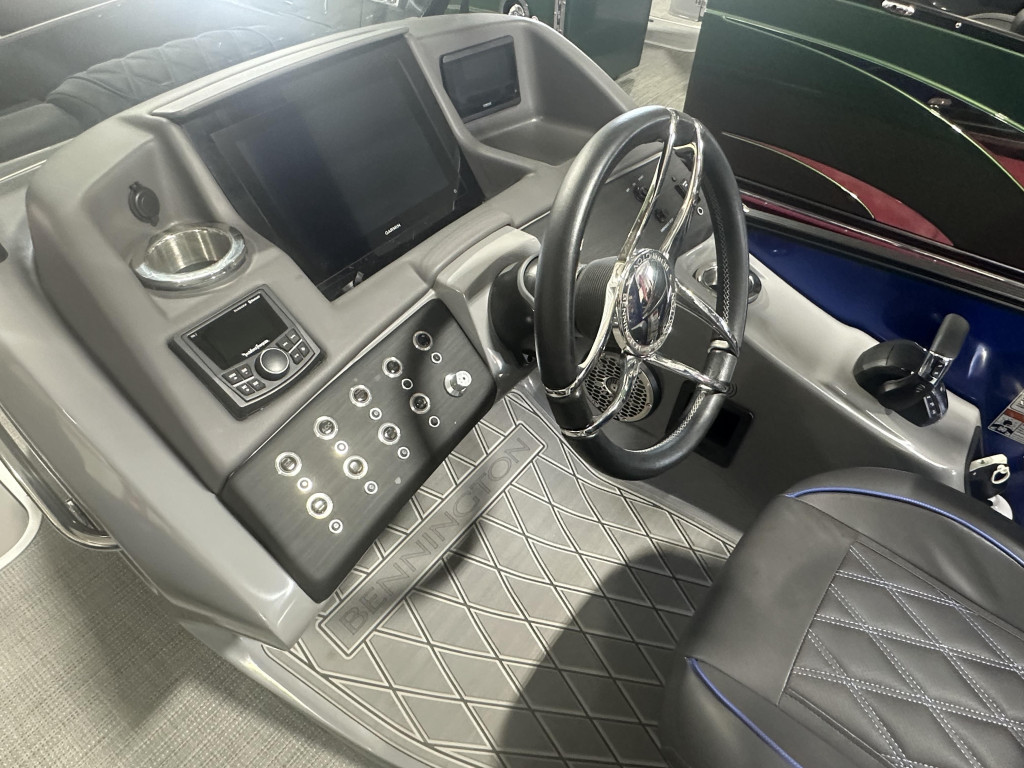 Bennington 25 QSBA Tri Toon