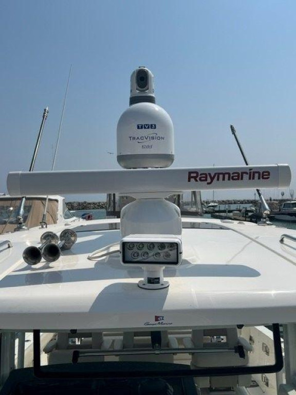 Boston Whaler 420 Outrage