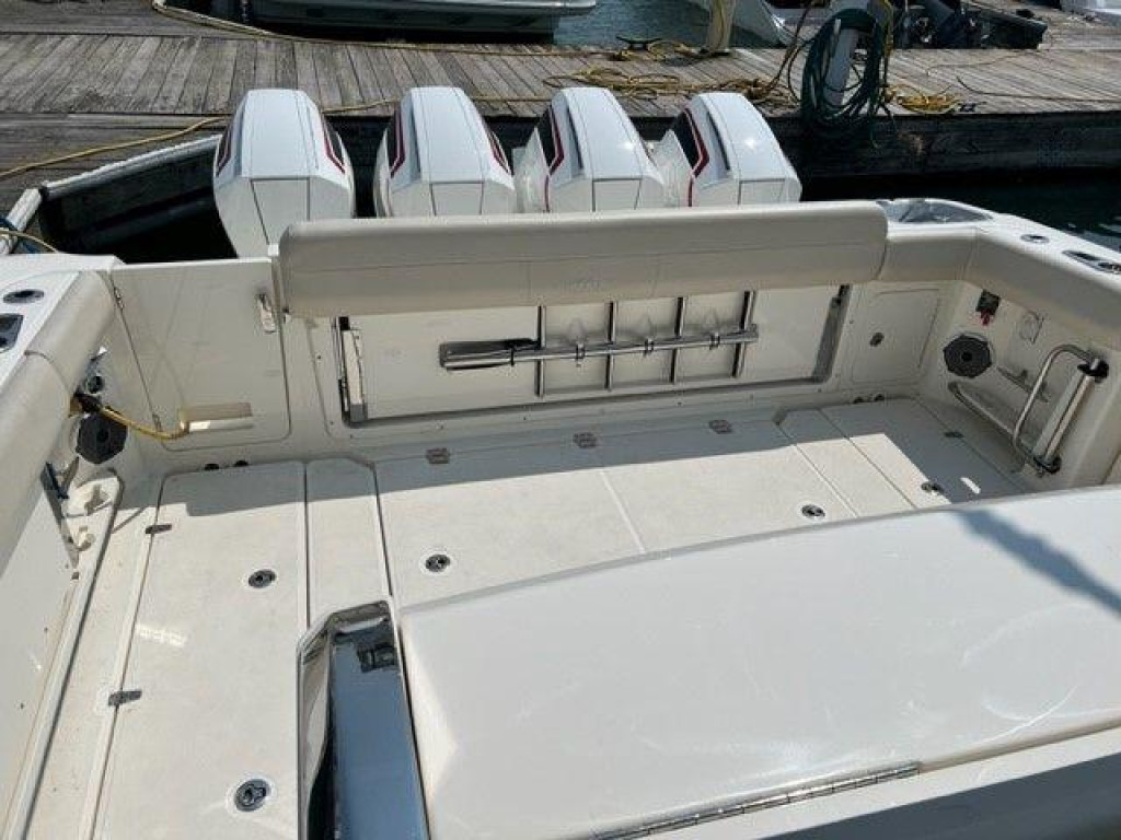 Boston Whaler 420 Outrage