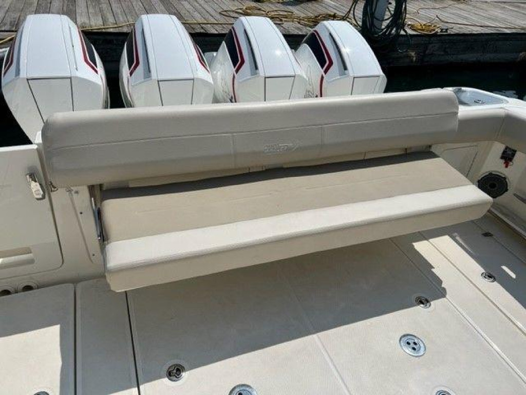 Boston Whaler 420 Outrage