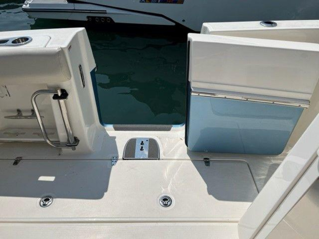 Boston Whaler 420 Outrage