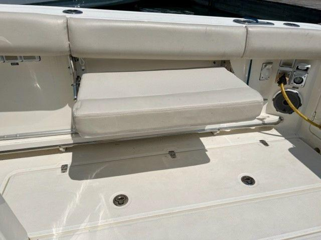 Boston Whaler 420 Outrage