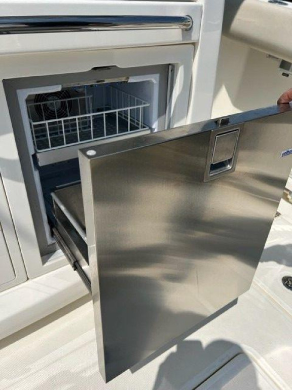 Boston Whaler 420 Outrage