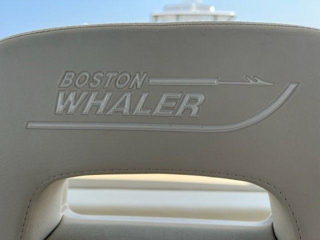 Boston Whaler 420 Outrage