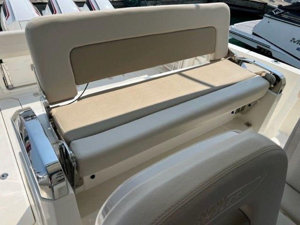 Boston Whaler 420 Outrage