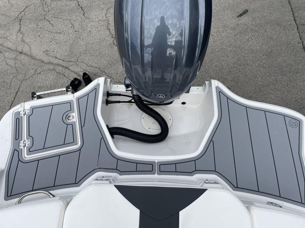 Chaparral 21 SSi OB Ski   Fish