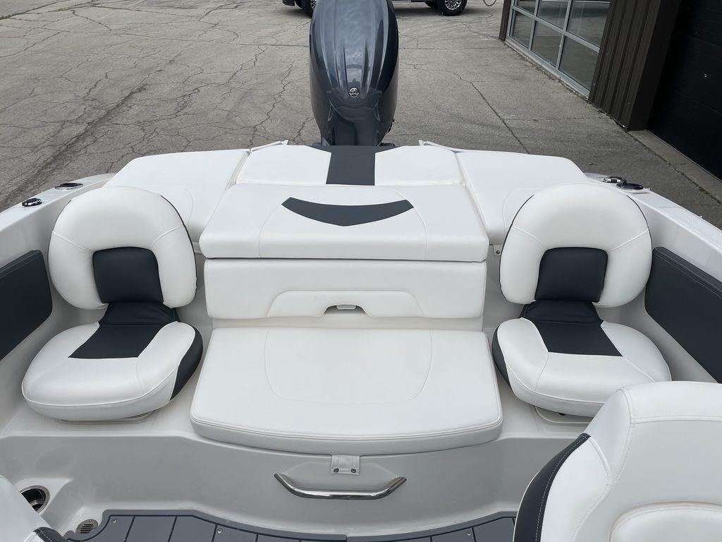 Chaparral 21 SSi OB Ski   Fish