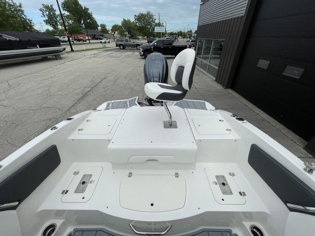 Chaparral 21 SSi OB Ski   Fish