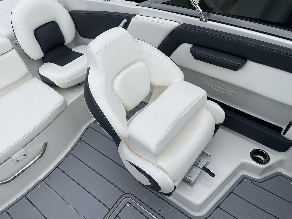 Chaparral 21 SSi OB Ski   Fish