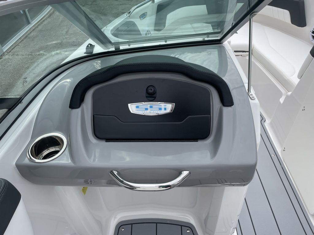 Chaparral 21 SSi OB Ski   Fish