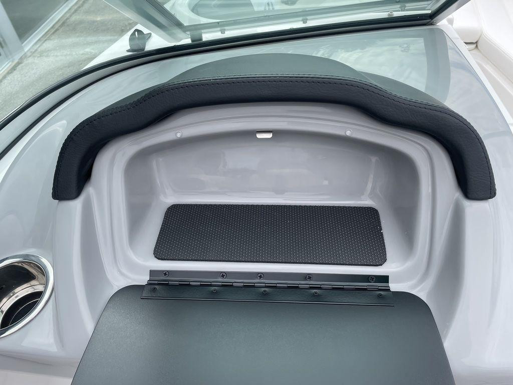 Chaparral 21 SSi OB Ski   Fish