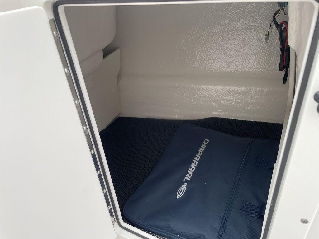 Chaparral 21 SSi OB Ski   Fish