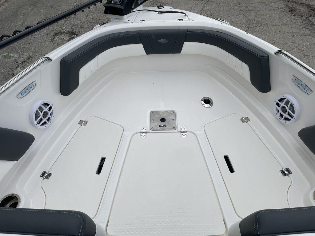 Chaparral 21 SSi OB Ski   Fish