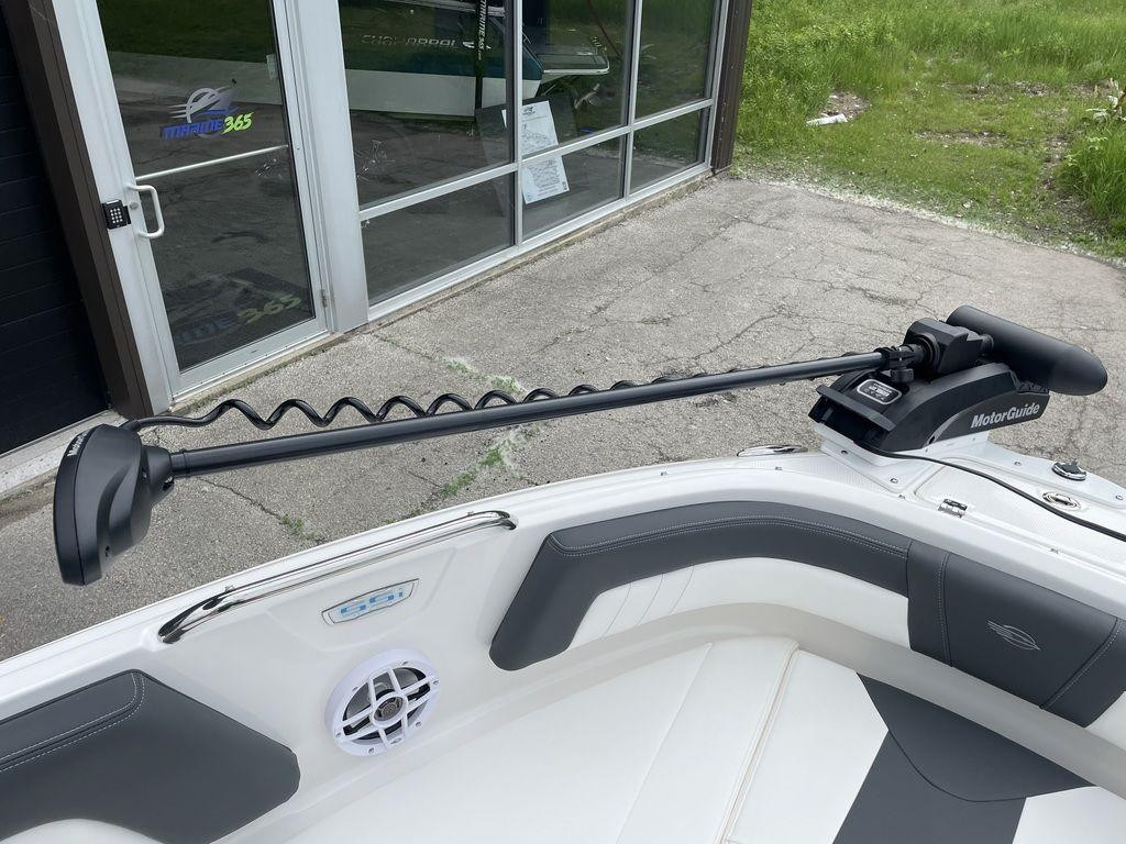 Chaparral 21 SSi OB Ski   Fish