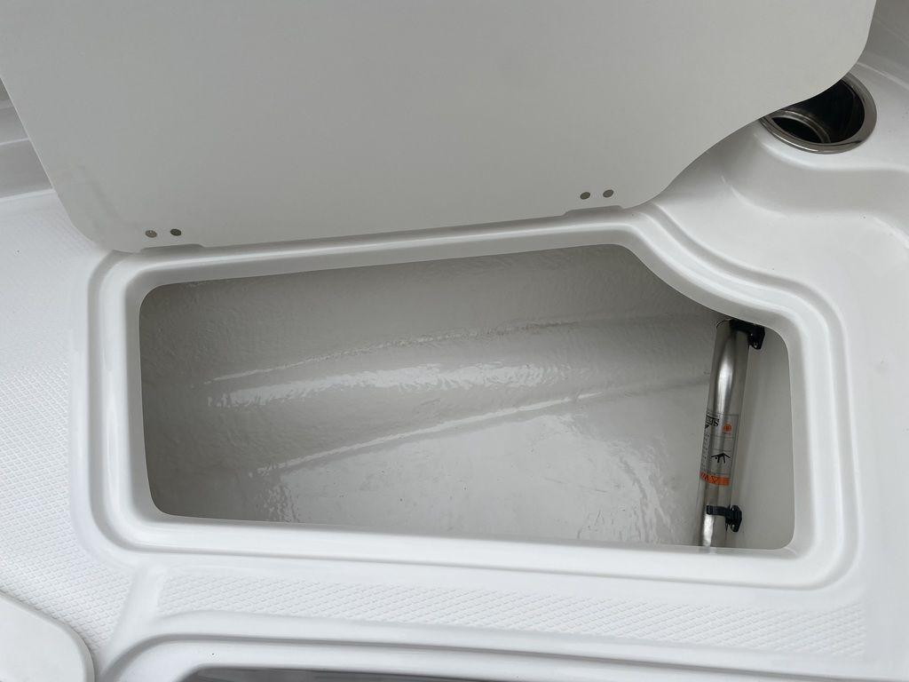 Chaparral 21 SSi OB Ski   Fish