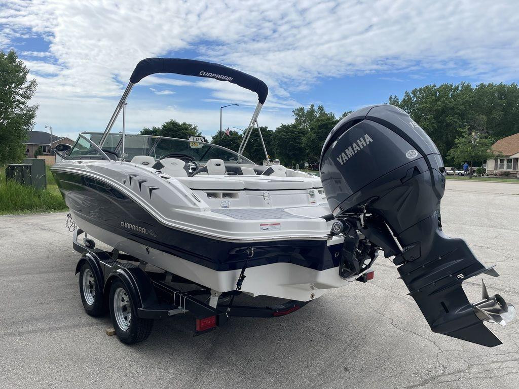 Chaparral 21 SSi OB Ski   Fish