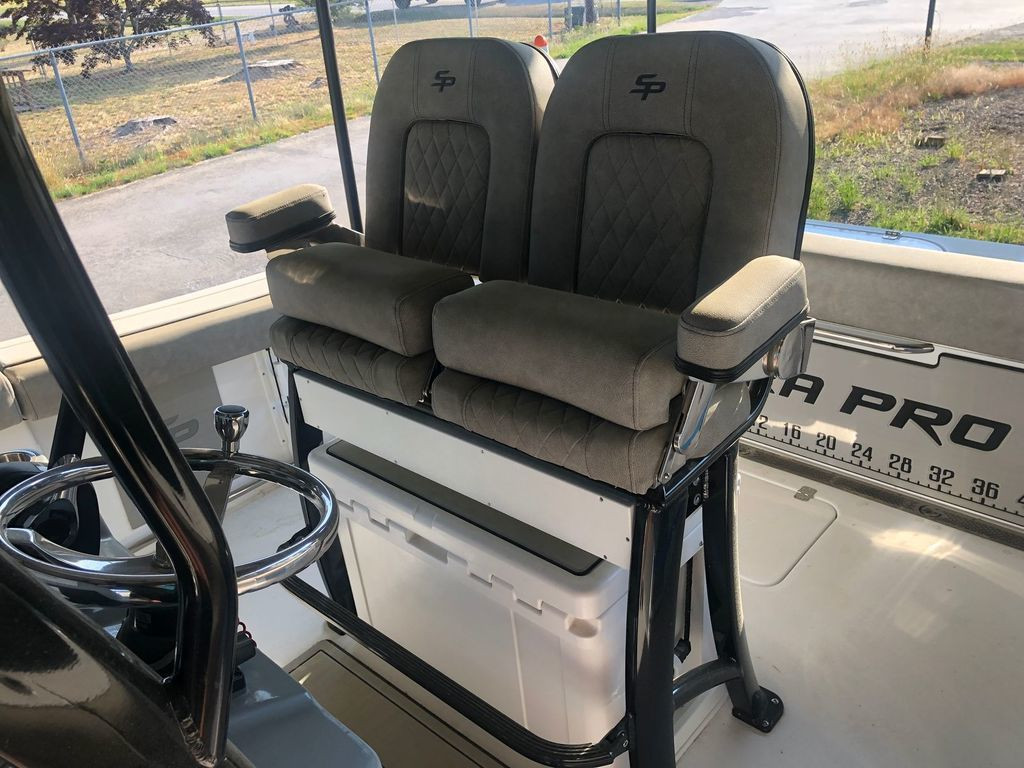 Sea Pro 239 Center Console