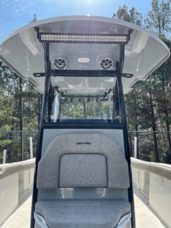 Sea Pro 239 Center Console