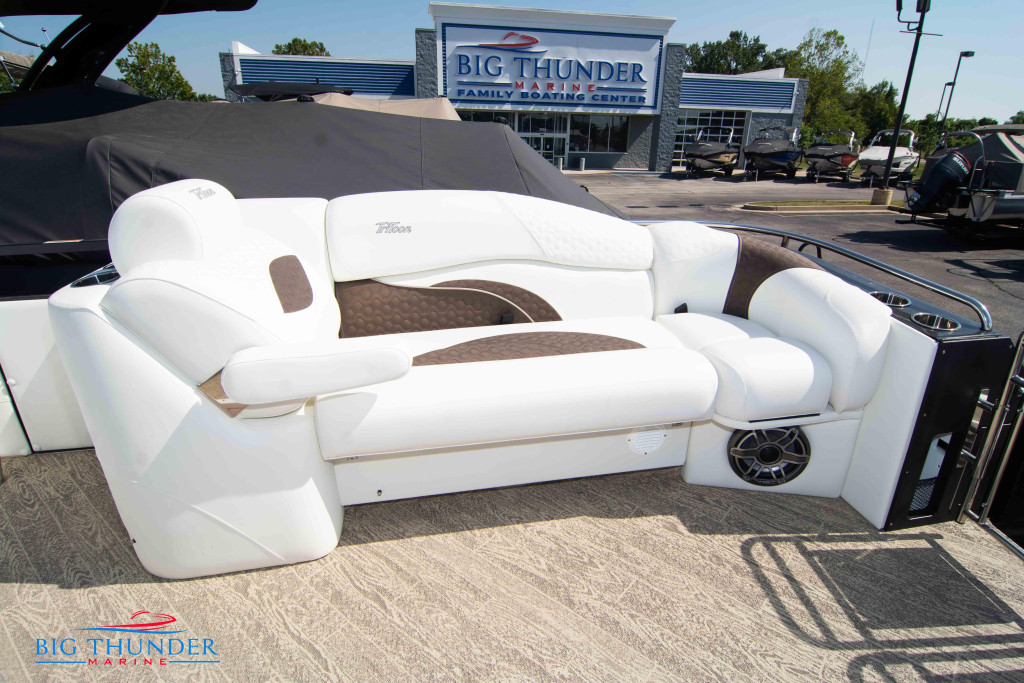 JC Tritoon SportToon 26 TT