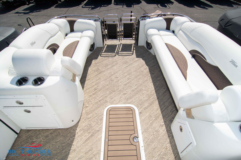 JC Tritoon SportToon 26 TT