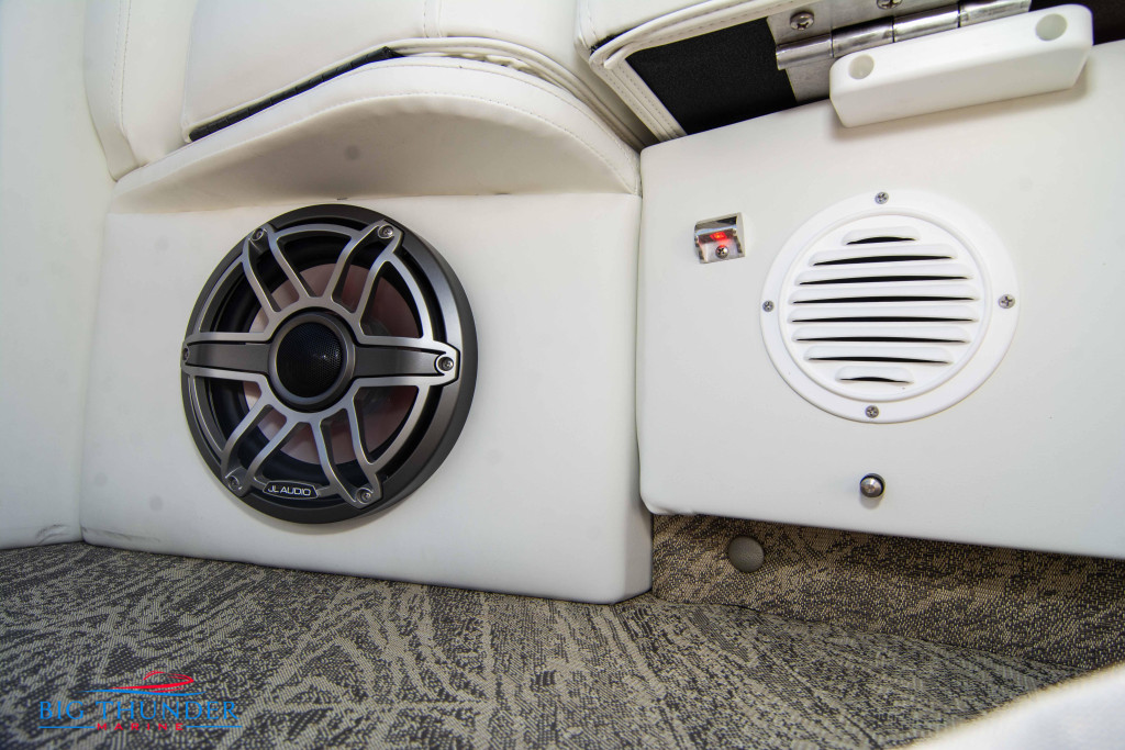 JC Tritoon SportToon 26 TT