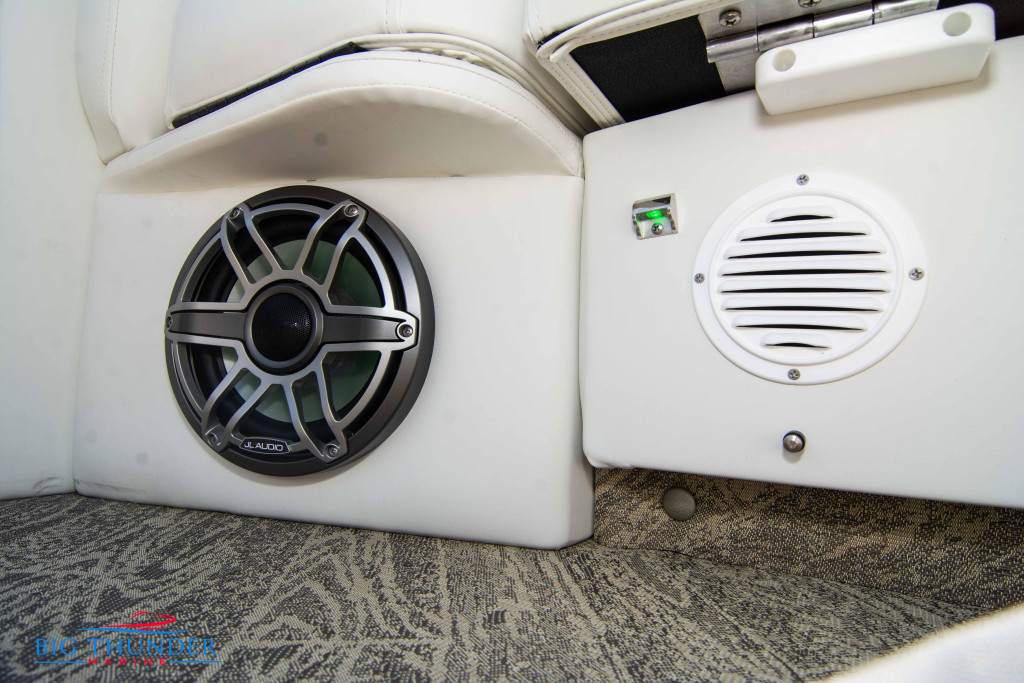 JC Tritoon SportToon 26 TT